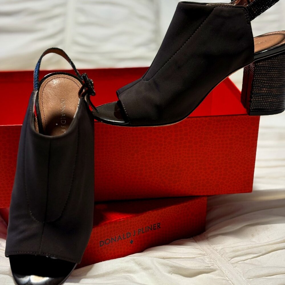 Donald J Pliner, 7 M, Expresso Crepe Elastic,